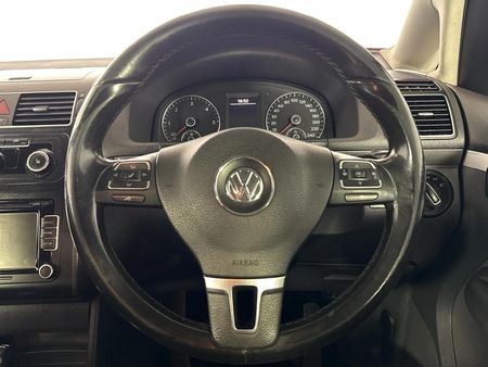 2012-Volkswagen-Touran-20-TDI-Trendline-Auto_11