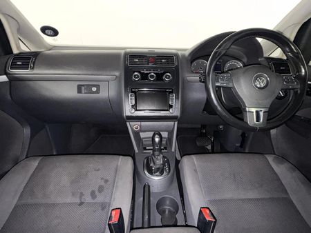 2012-Volkswagen-Touran-20-TDI-Trendline-Auto_1