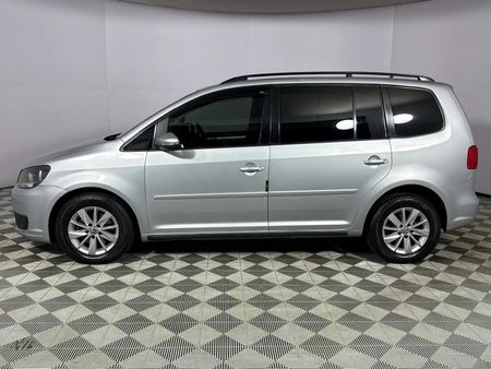 2012-Volkswagen-Touran-20-TDI-Trendline-Auto_19