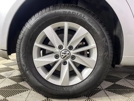 2012-Volkswagen-Touran-20-TDI-Trendline-Auto_7