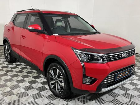2021-Mahindra-XUV-300-15D-W8_15