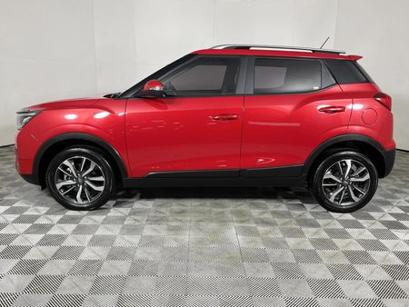 2021-Mahindra-XUV-300-15D-W8_18