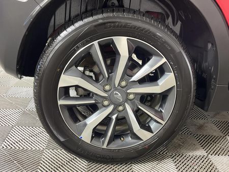 2021-Mahindra-XUV-300-15D-W8_7
