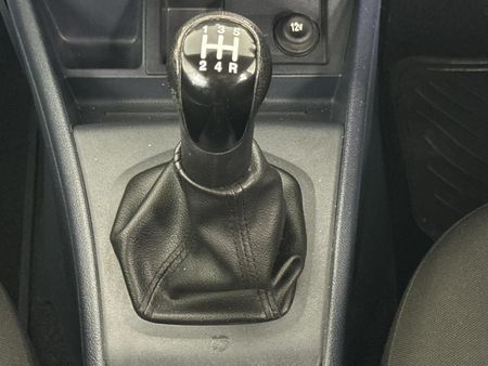 2014-Ford-Ikon-16-Ambiente_10
