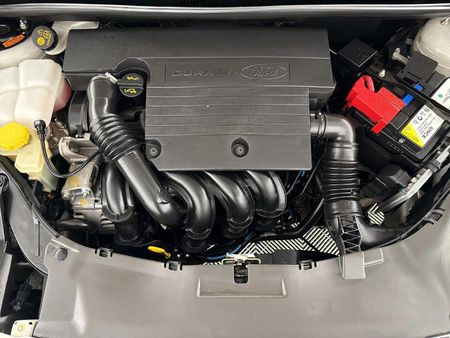 2014-Ford-Ikon-16-Ambiente_12
