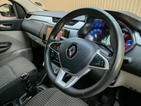 2024-Renault-Triber-10-Intens_9