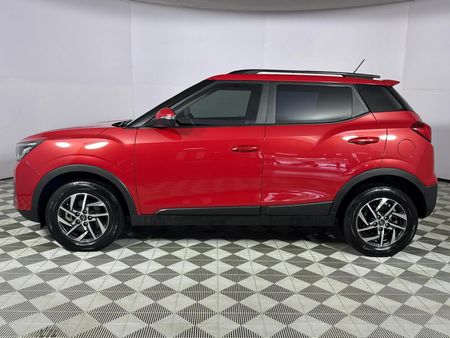 2022-Mahindra-XUV-300-15D-W8_18