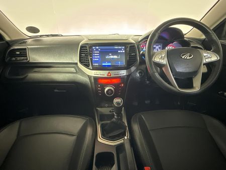 2022-Mahindra-XUV-300-15D-W8_1