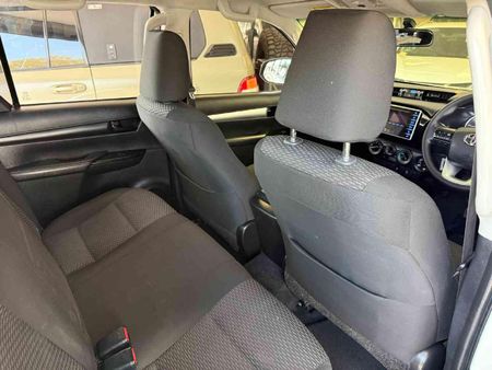 2018-Toyota-Hilux-24-GD-6-SRX-4x4-Double-Cab_10