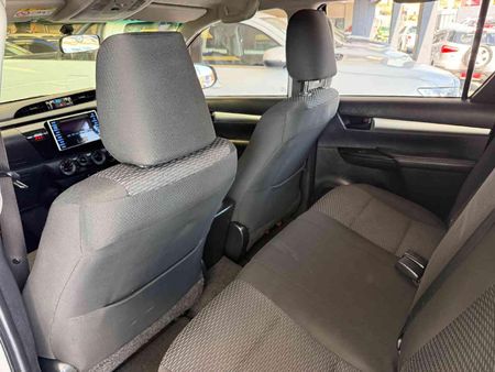 2018-Toyota-Hilux-24-GD-6-SRX-4x4-Double-Cab_13