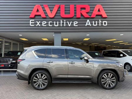 2023-Lexus-LX-500d_0