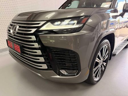 2023-Lexus-LX-500d_11