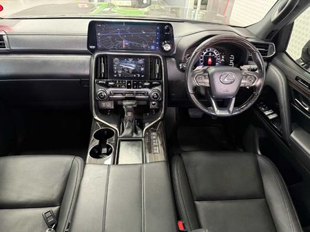 2023-Lexus-LX-500d_14