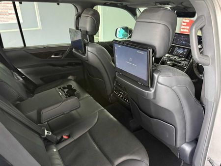 2023-Lexus-LX-500d_7