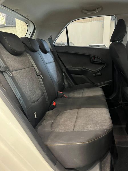 2016-Kia-Picanto-10-LX_11