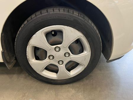 2016-Kia-Picanto-10-LX_8