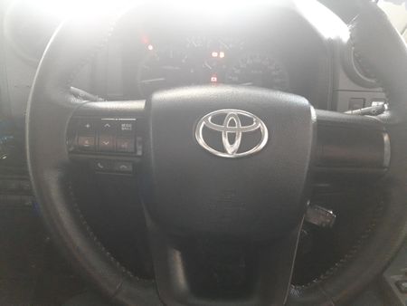 2025-Toyota-Land-Cruiser-79-28GD-6-Single-Cab_9