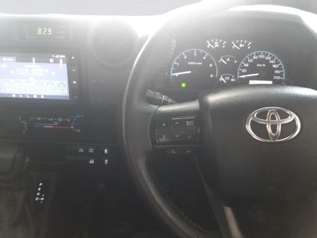 2025-Toyota-Land-Cruiser-79-28GD-6-Single-Cab_8