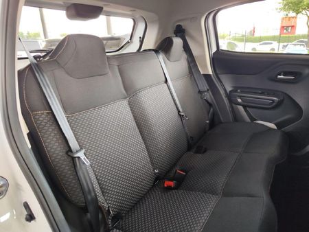 2025-Citroen-C3-12-Max-61kW_16