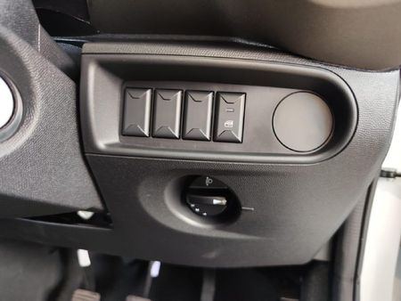 2025-Citroen-C3-12-Max-61kW_26