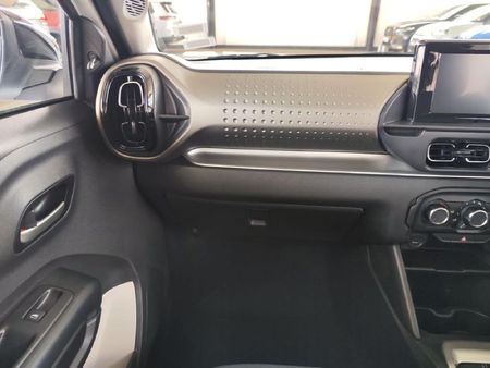 2025-Citroen-C3-12-Max-61kW_27