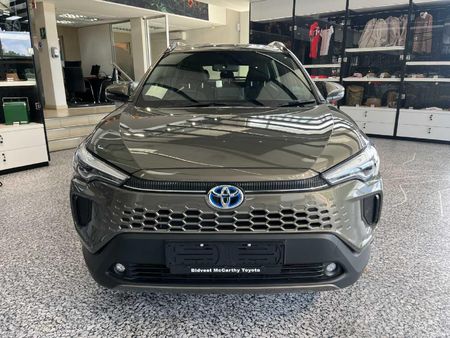 2026-Toyota-Corolla-Cross-18-XS-Hybrid_3
