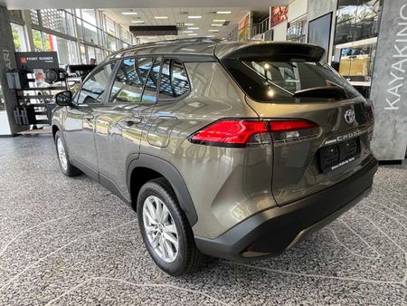 2026-Toyota-Corolla-Cross-18-XS-Hybrid_5