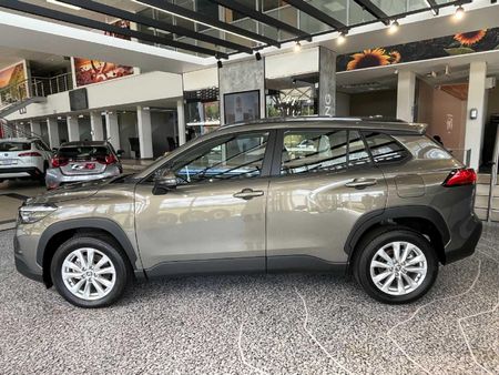 2026-Toyota-Corolla-Cross-18-XS-Hybrid_7