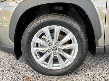 2026-Toyota-Corolla-Cross-18-XS-Hybrid_8