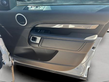 2018-Land-Rover-Discovery-30-TD6-HSE_14
