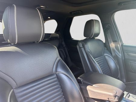 2018-Land-Rover-Discovery-30-TD6-HSE_15