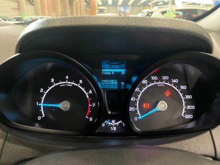 2015-Ford-EcoSport-15-TiVCT-Ambiente_10