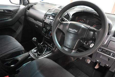 2019-Isuzu-D-Max-250-HO-Hi-Rider-Extended-Cab_9
