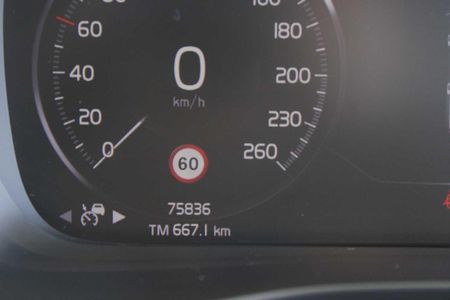 2020-Volvo-XC40-D4-Momentum-AWD_15
