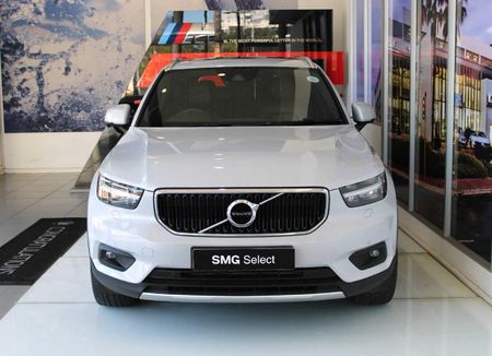 2020-Volvo-XC40-D4-Momentum-AWD_1