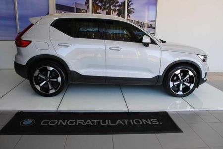 2020-Volvo-XC40-D4-Momentum-AWD_2