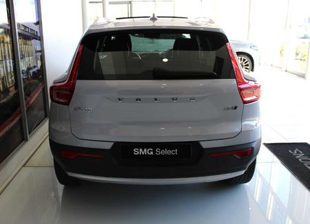 2020-Volvo-XC40-D4-Momentum-AWD_5