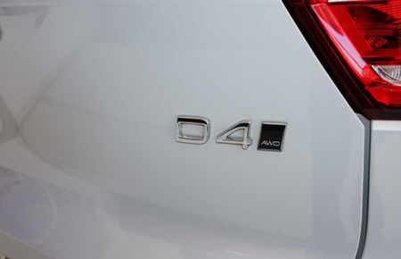 2020-Volvo-XC40-D4-Momentum-AWD_6