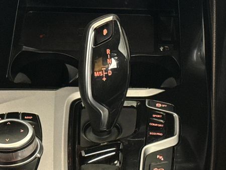 2018-BMW-X3-xDrive20i_10