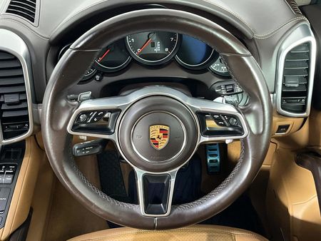 2017-Porsche-Cayenne-GTS-Auto_12