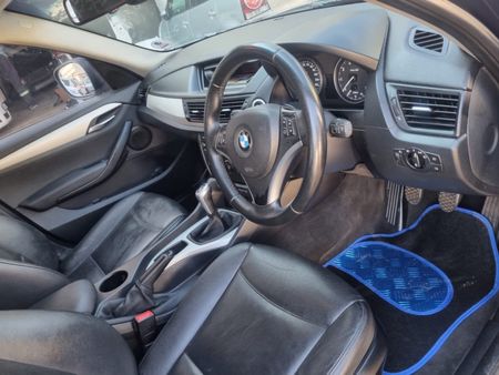 2012-BMW-X1-xDrive20i-Innovation_11