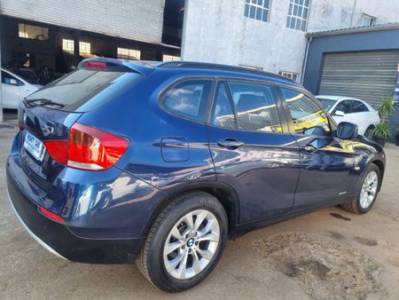 2012-BMW-X1-xDrive20i-Innovation_4