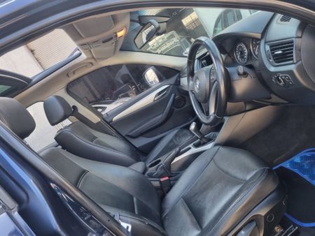 2012-BMW-X1-xDrive20i-Innovation_8