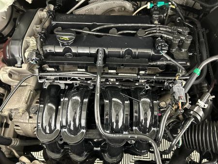 2010-Ford-Fiesta-16i-Titanium-3-dr_12