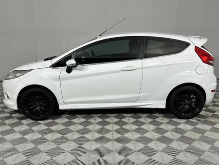 2010-Ford-Fiesta-16i-Titanium-3-dr_18