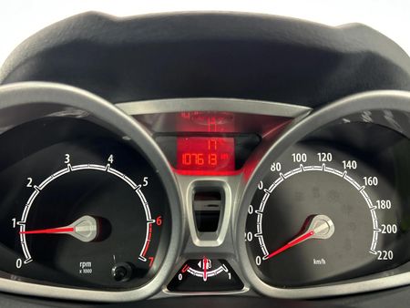 2010-Ford-Fiesta-16i-Titanium-3-dr_2