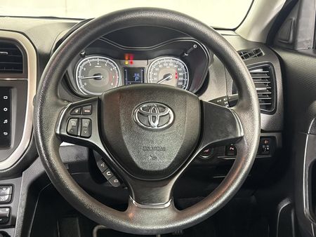 2023-Toyota-Urban-Cruiser-15-Xs-Auto_11