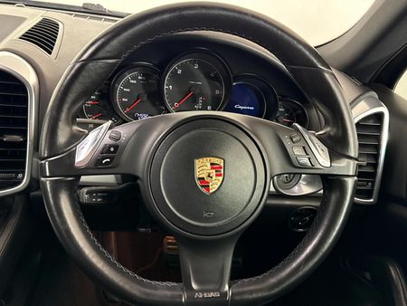 2012-Porsche-Cayenne-Diesel-Auto_12