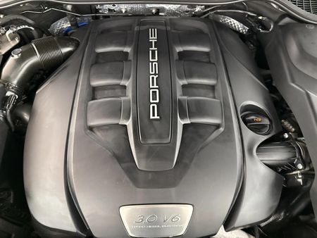 2012-Porsche-Cayenne-Diesel-Auto_13