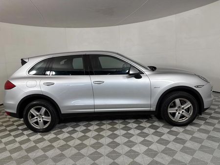 2012-Porsche-Cayenne-Diesel-Auto_17